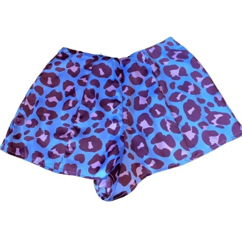 Cox Short in Leopard Print Lovers and Friends - Picture 2 of 6